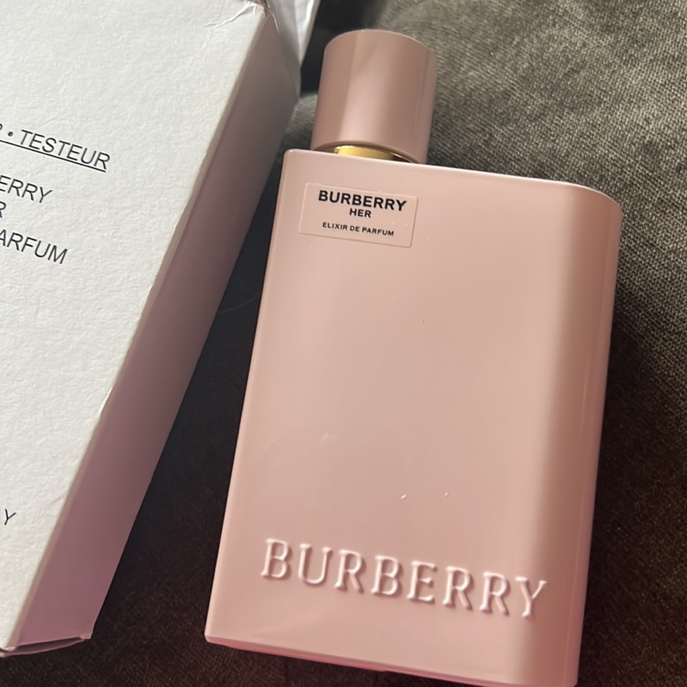 Perfume- Burberry HER elixir DeParfum NEW never sprayed